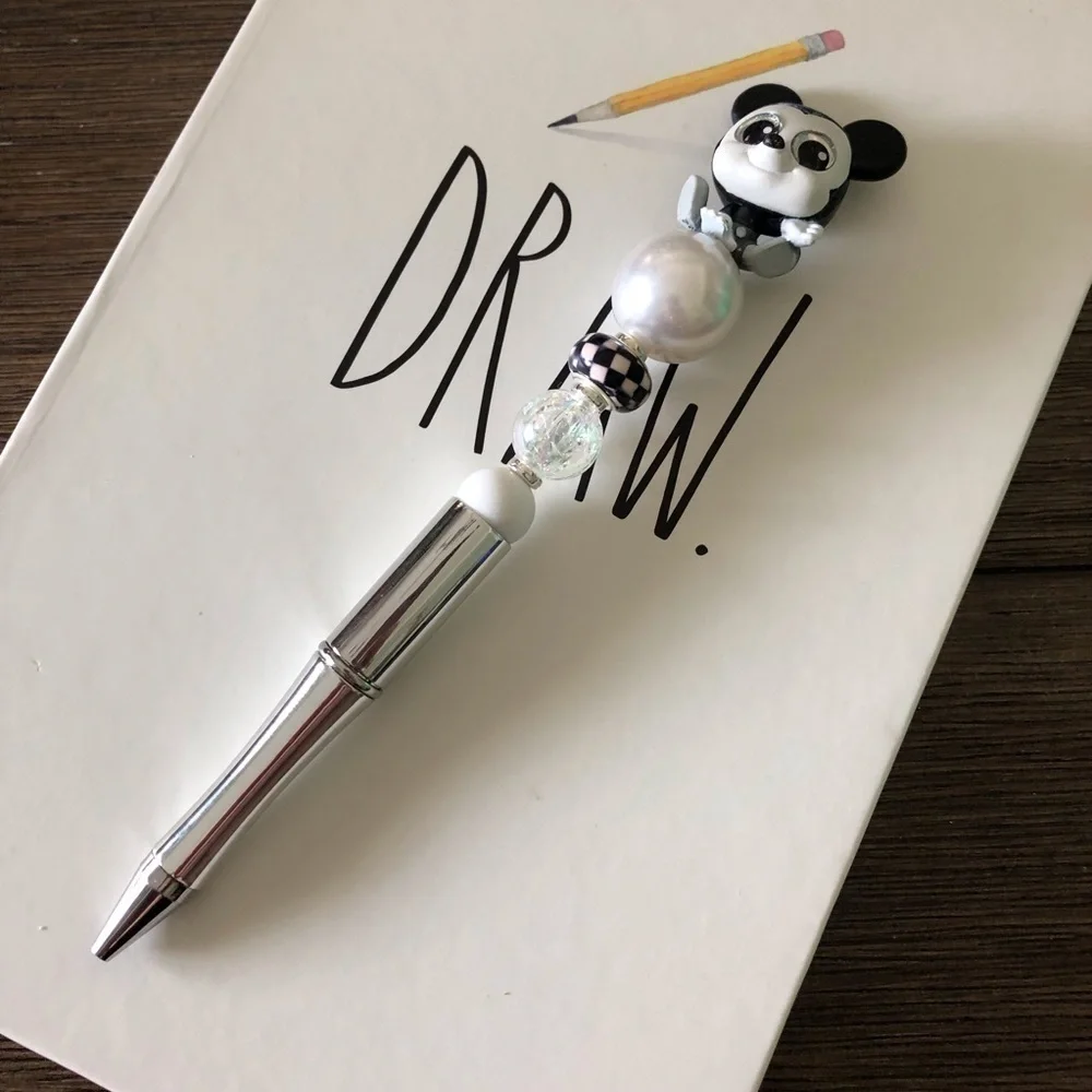 Disney Doorables: Mickey & Friends: Mickey Mouse handmade beaded pen